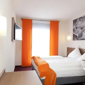 Mcdreams Muenchen - Messe Szálloda